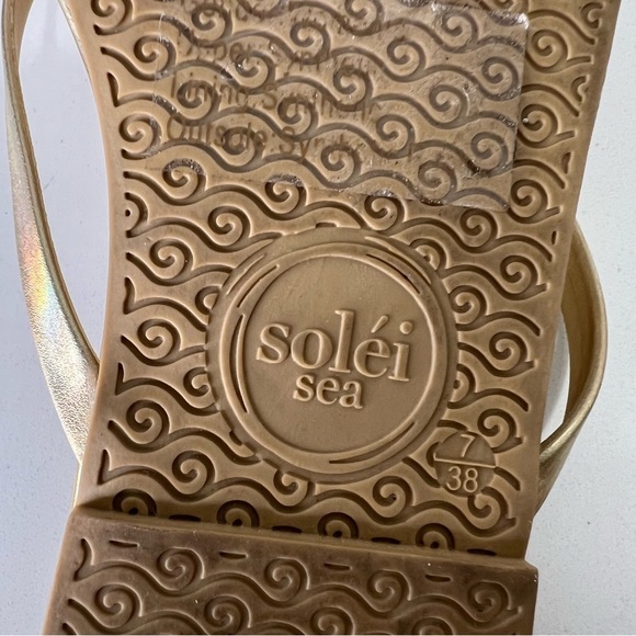 Solei Sea Indie Gold Classic Thin Strap Sandal Faux Leather Flats Slip-On Size 7 - Picture 10 of 11